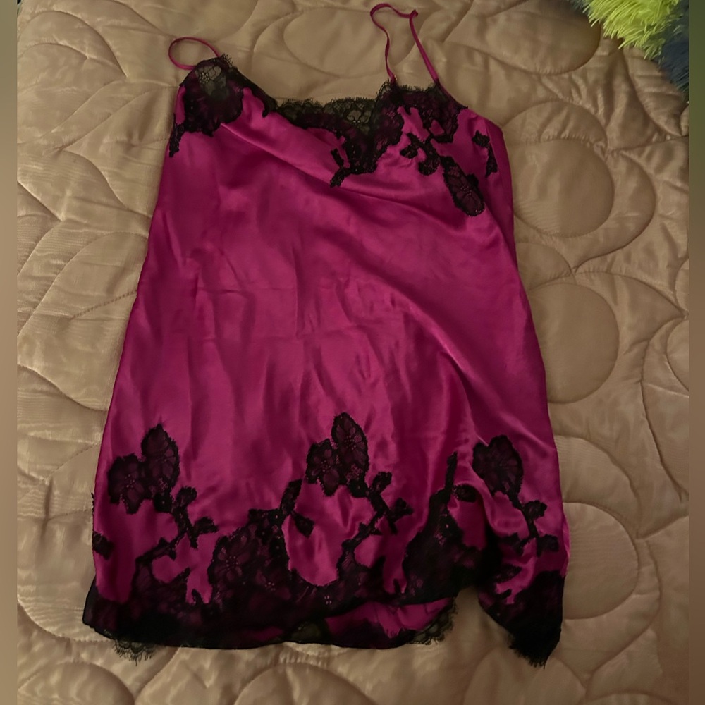 VICTORIA SECRET DARK PINK AND BLACK LACE TRIM SATIN SLIP